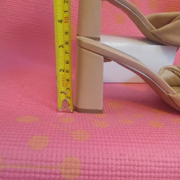 Steve Madden heeled slides! Beautiful neutral color! - Picture 5 of 8